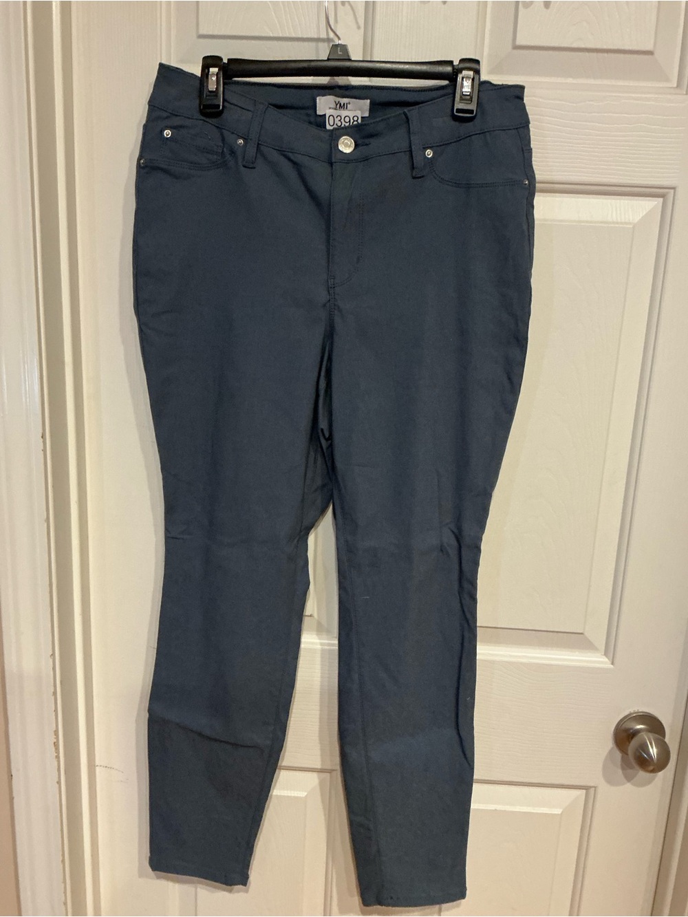 Women’s Slim Stretch Jeans in Navy – YMI